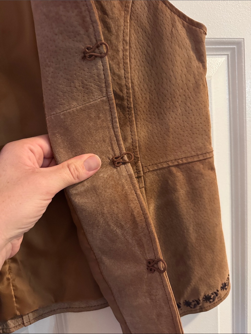 Vintage Brown Suede Leather Vest with Embroidered Detail - Picture 6 of 8